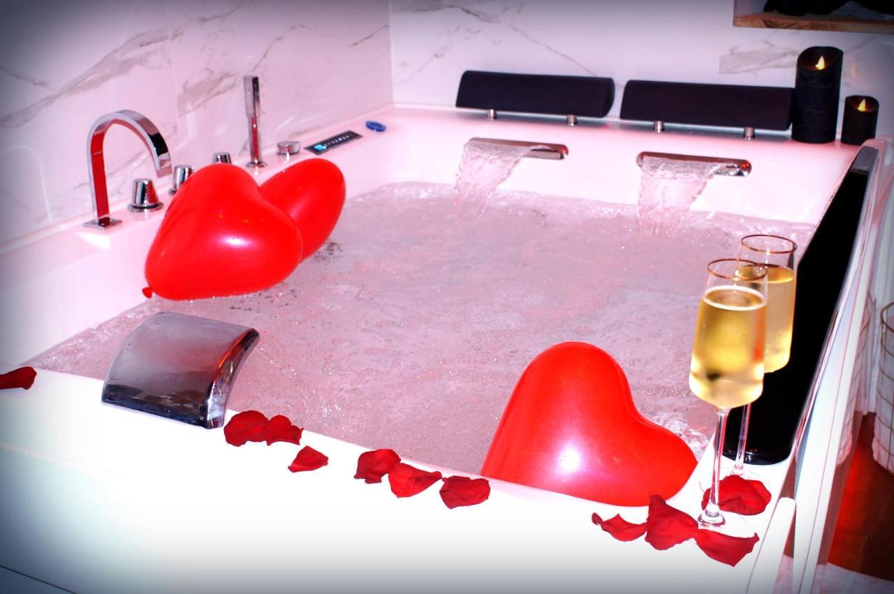 Le Venus - Appartement Spa Privatif Balneo Sauna Dijon Bagian luar foto