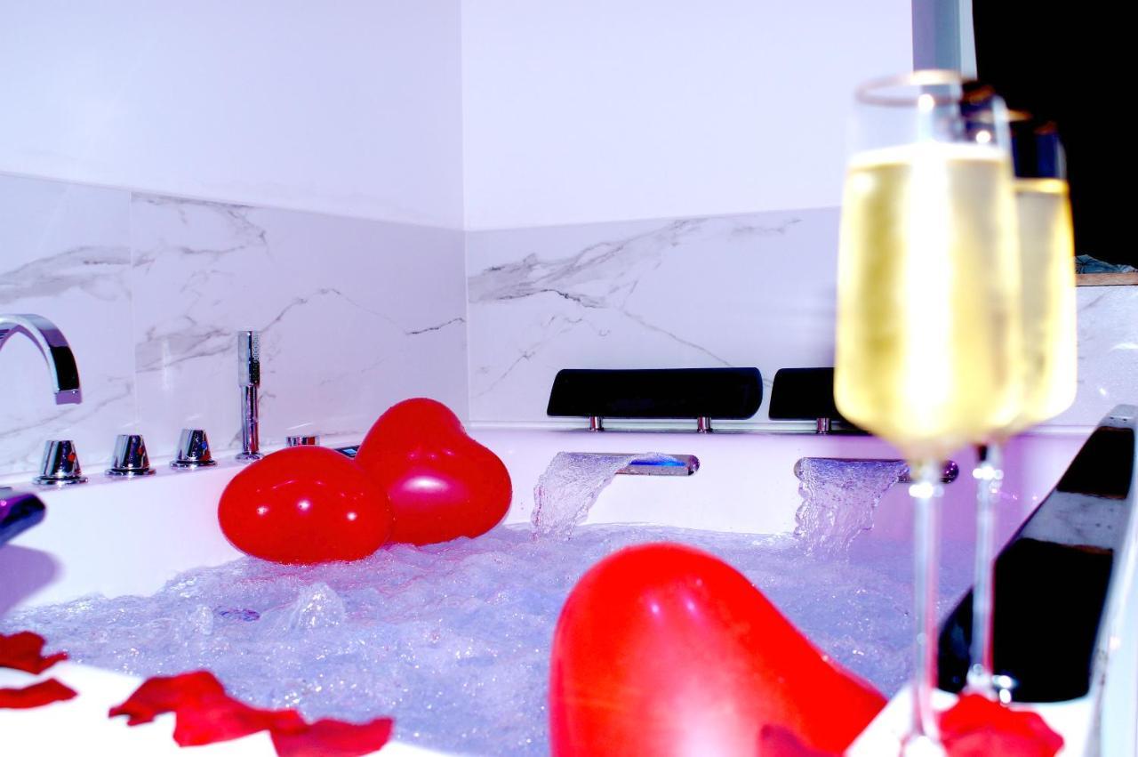 Le Venus - Appartement Spa Privatif Balneo Sauna Dijon Bagian luar foto